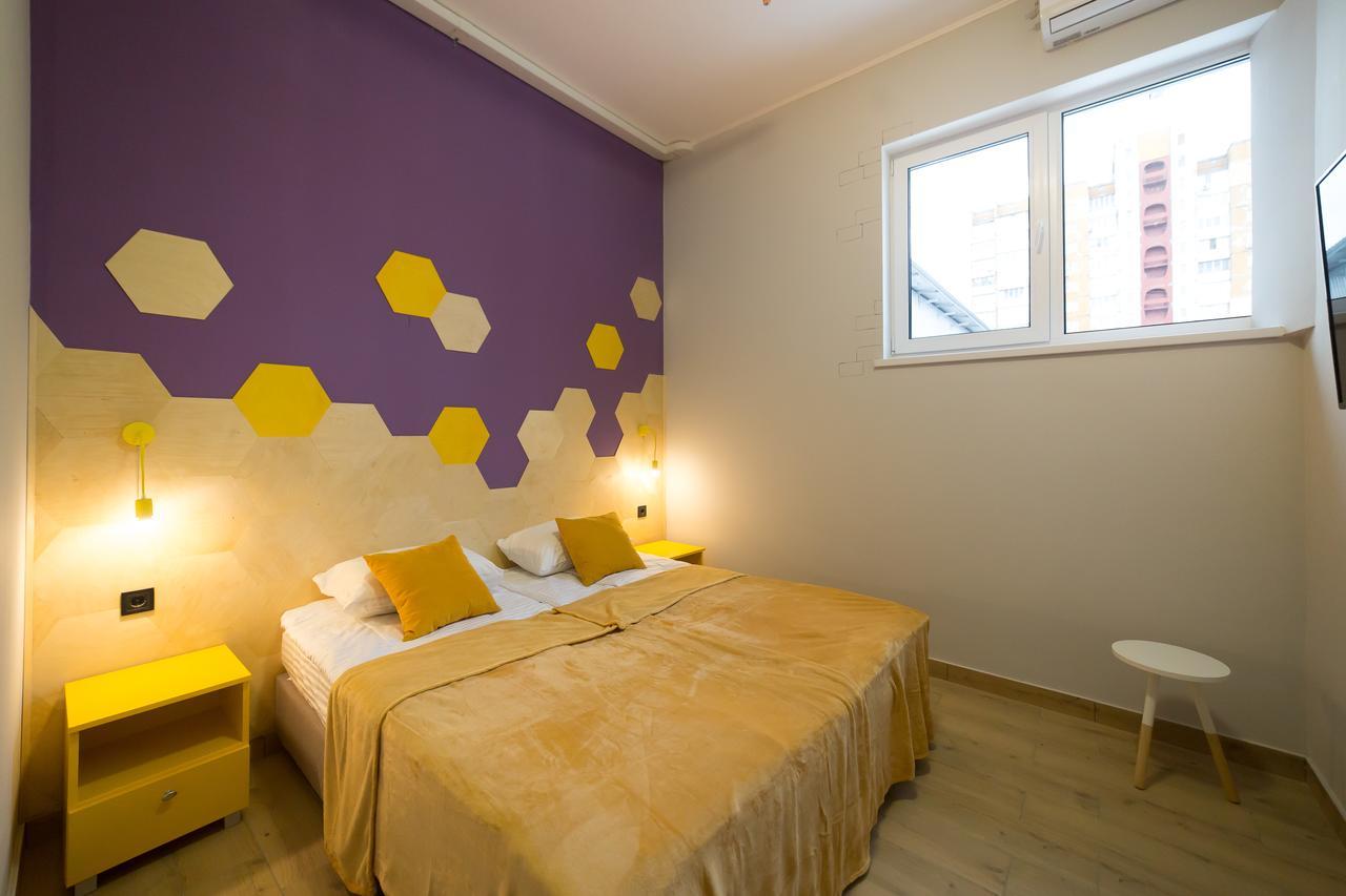 Hotel Bee Station Kiev Luaran gambar