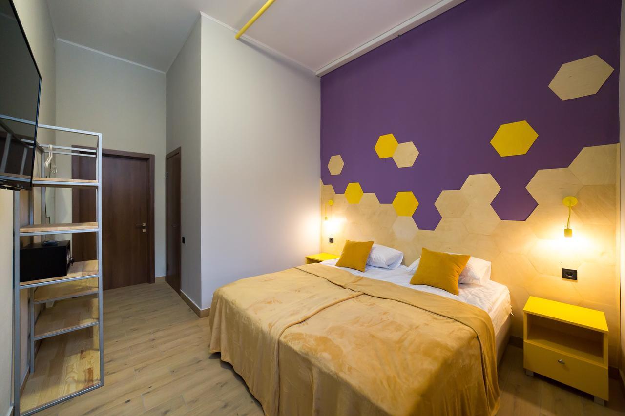 Hotel Bee Station Kiev Luaran gambar