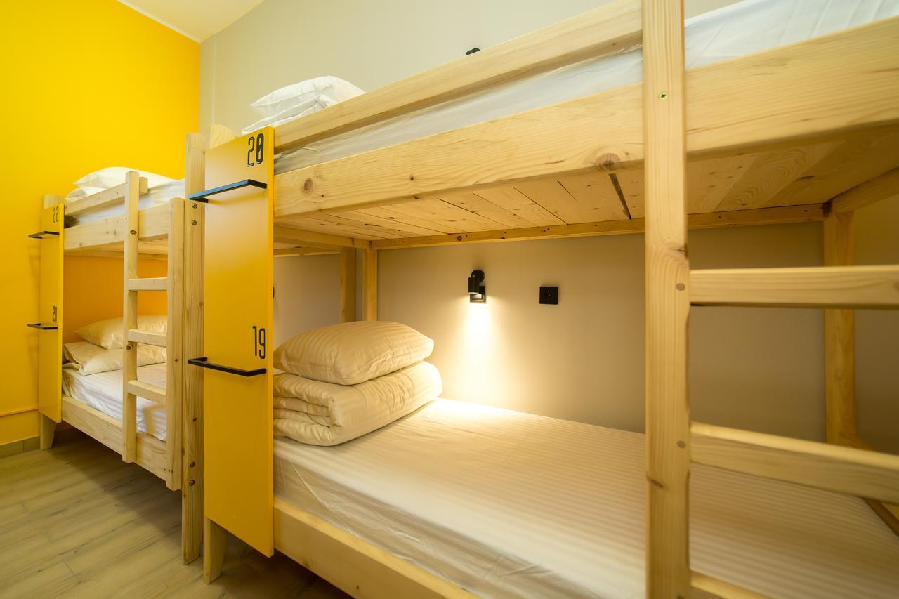 Hotel Bee Station Kiev Luaran gambar