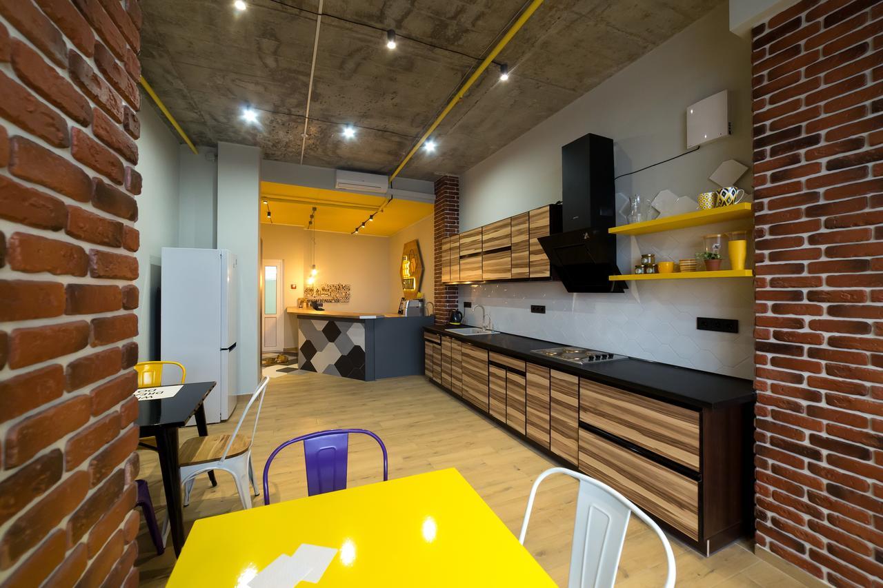 Hotel Bee Station Kiev Luaran gambar