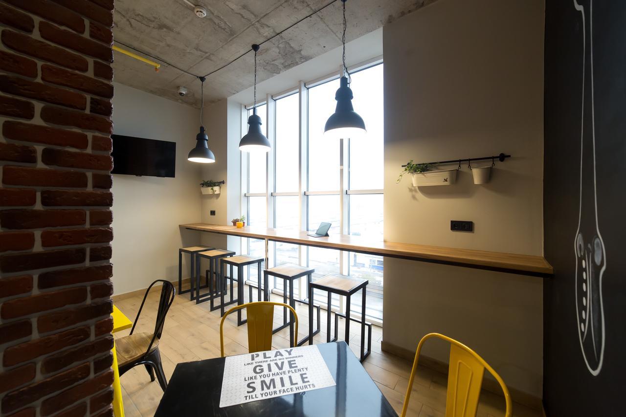 Hotel Bee Station Kiev Luaran gambar